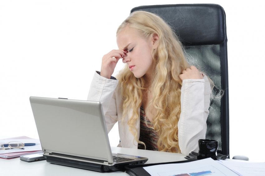 Sakit Mata Akibat Penggunaan Komputer Terlalu Lama